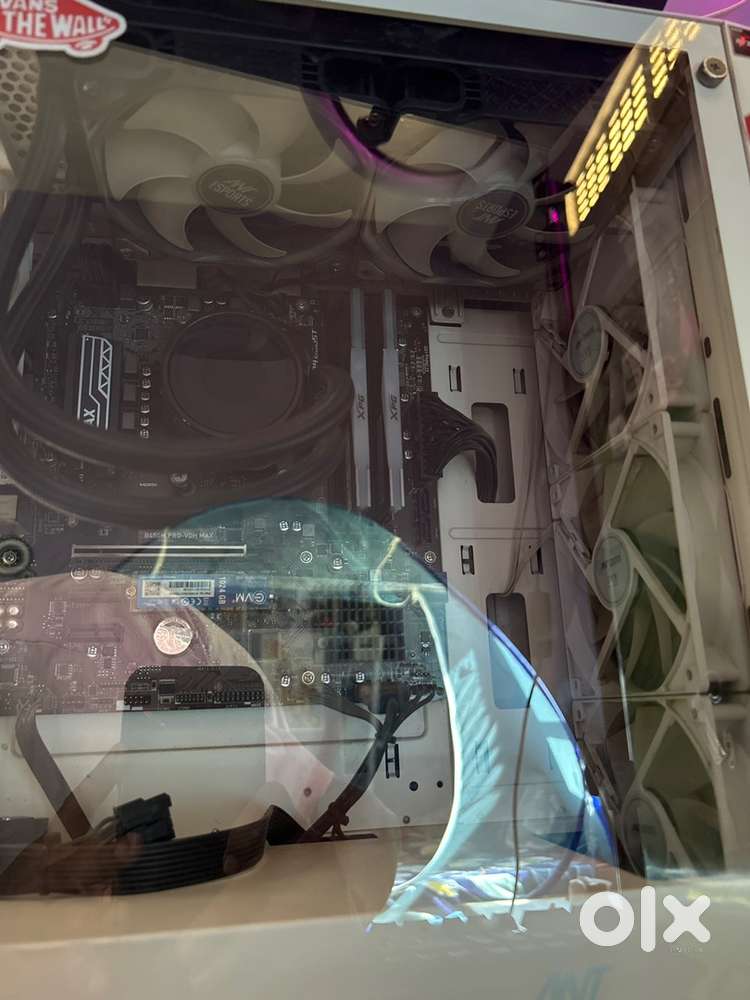 MSI 450 AMD RYZEN 7 3900X 3.8GHZ ICE LIQUID COOLER 240 POWER SUPPLY550