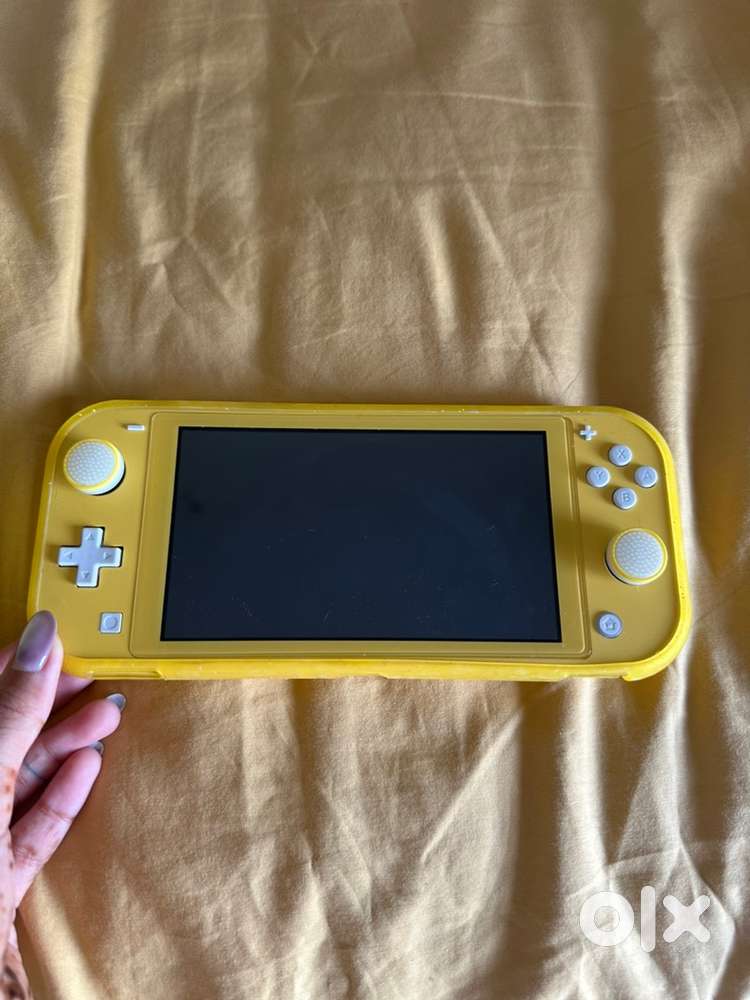 Yellow switch lite and accessories (negotiable)