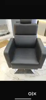 Salon chair