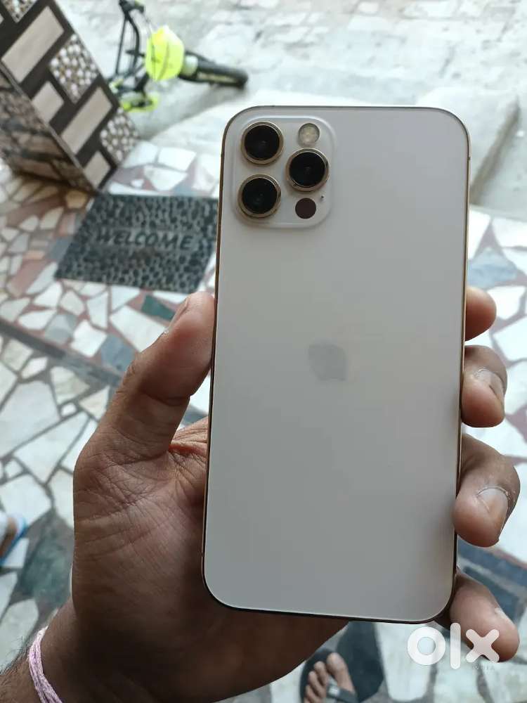 Iphone12pro gold 93 health sealed phone condition 100%