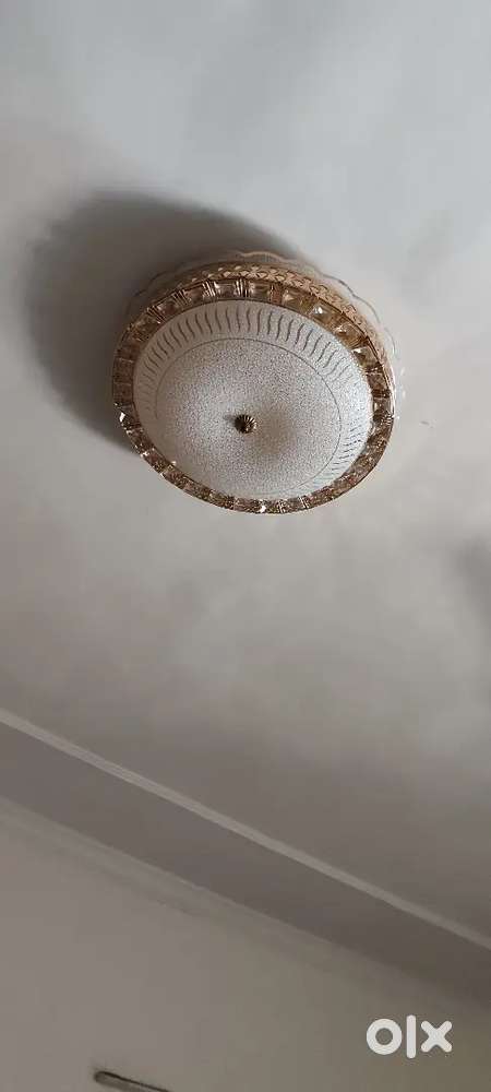 CHANDELIER Light with bluetooth used for two days only