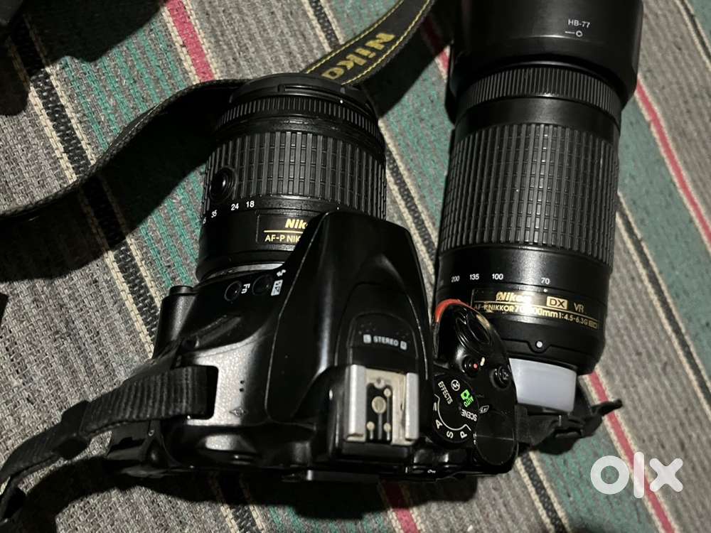 Nikon d5600 camera with double lenc