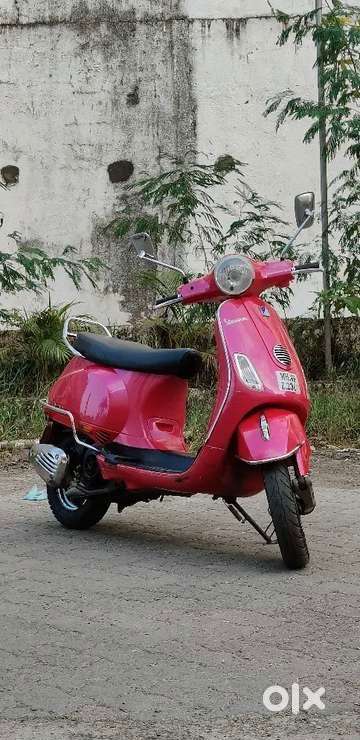 Vespa 2012 — Stylish Scooter  Runs Smooth  Best Price Offer