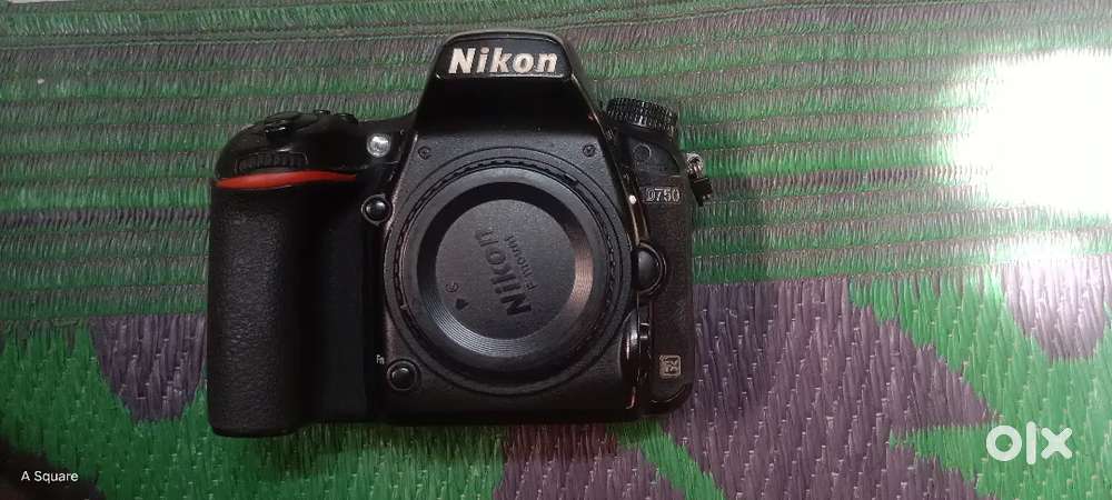 Nikon D750 Body + One Battery