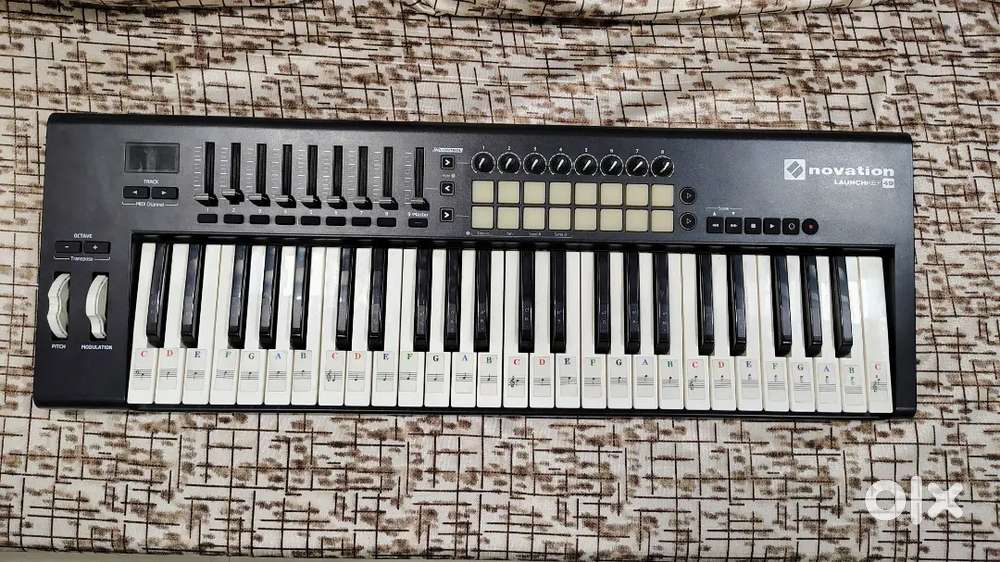 MIDi KEYBOARD NOVATION LAUNCH KEY 49