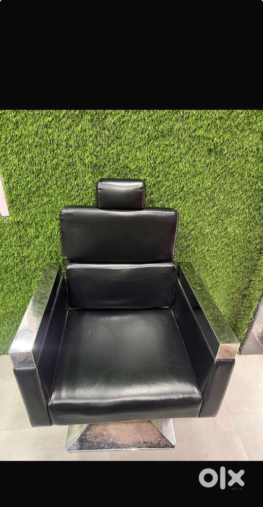 Salon chair