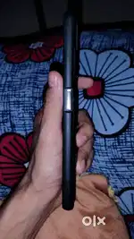 REALME 9i.  4/4gb expendable 64 rom come with  33watt dart charger