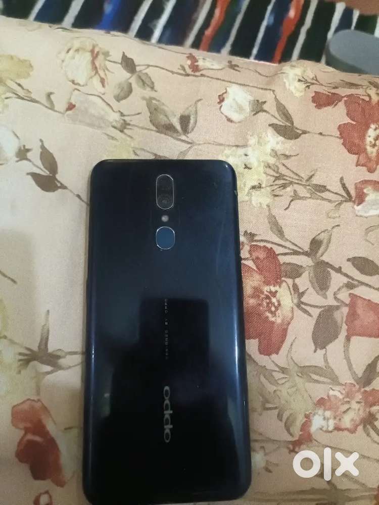 Oppo F11 in good condition