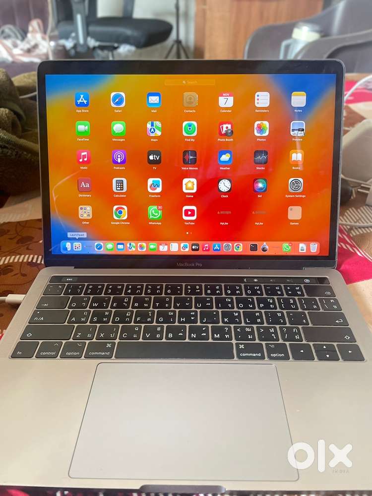 Macbook pro 13” with touchbaar