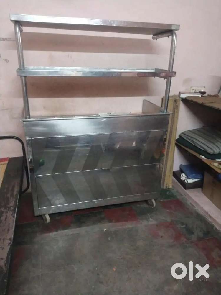 Ss juice table and showcase