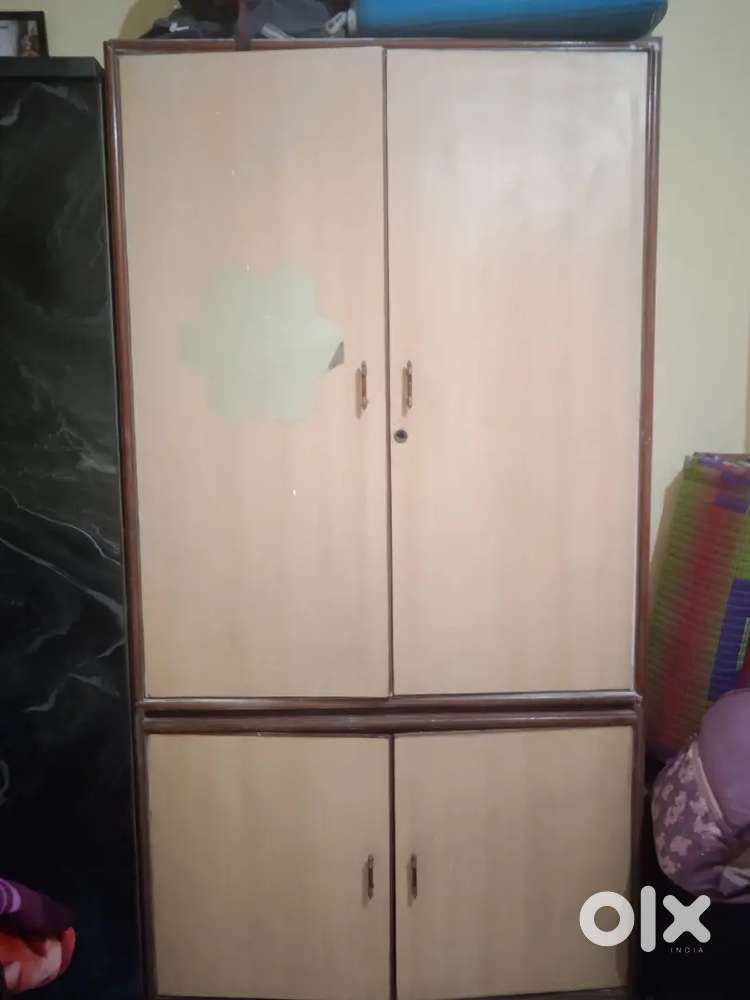 Wooden Wardrobe / Almira in Good Condition
