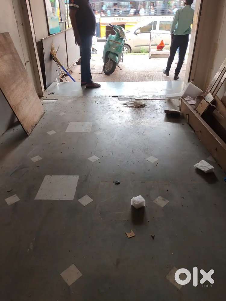 Shop for rent Manewada tukdoji road tuch near by all facility