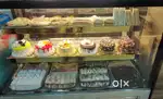 Cakes display freeze