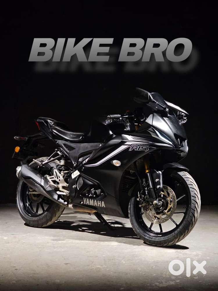 R15 knight edition. Amazing condition (slightly negociable)