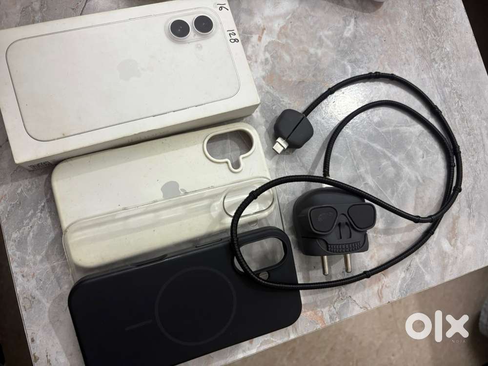 Iphn 16 128 gb 6 month under warranty