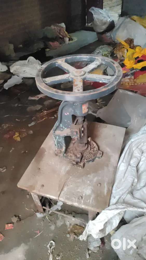Hand press machine
