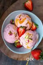 Ice cream parlour handler