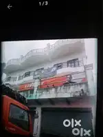 बड़ौदा रावटसगंज हाईवे पर नया बना हुआ भवन है