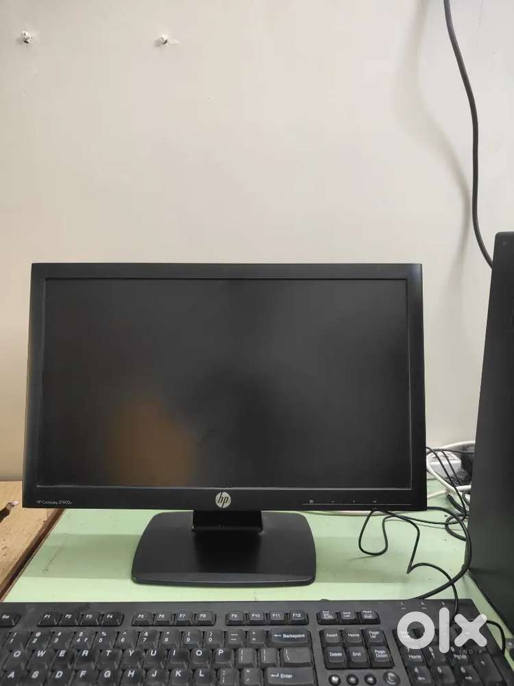 Lenovo i5-8th gen,256 gb SSD,8gb ,19 led kb mouse.rs 21500