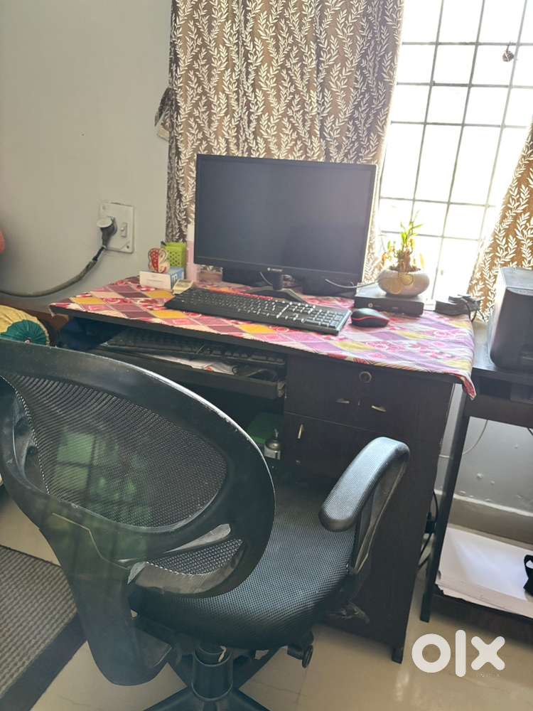 COMPUTER TABLE AND  PLASTIC CHAIR