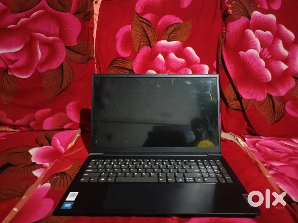 Lenovo v15