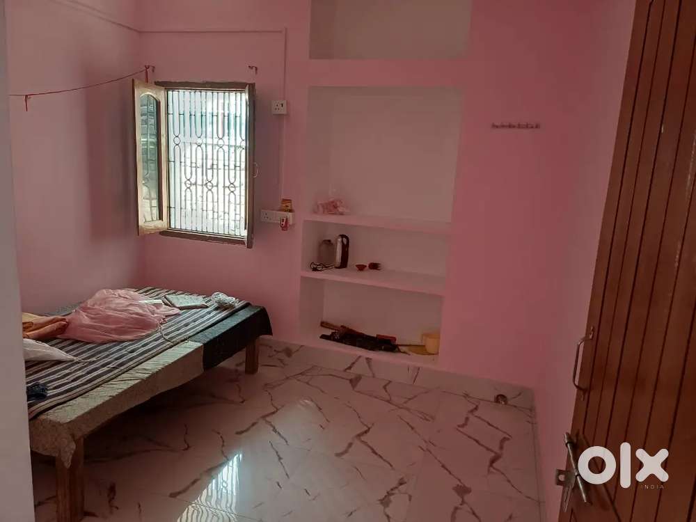 1 BHK spacious flat available for rent