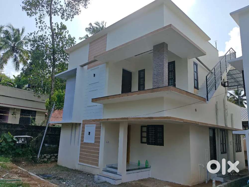 4 CENTS 1757 sqft 4 BHK  HOUSE NEAR GREENFIELD STADIUM KAZHAKOOTTAM