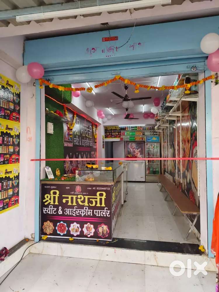 All ice-cream shop Saman for sell argent