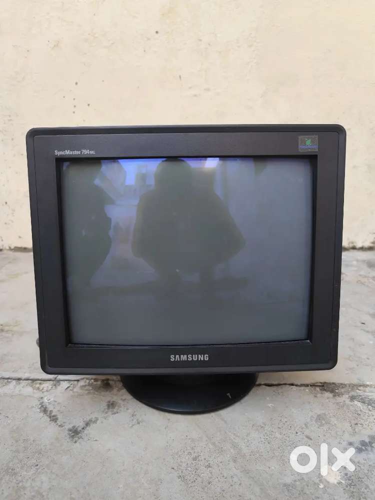 17 inch CRT Samsung Monitor