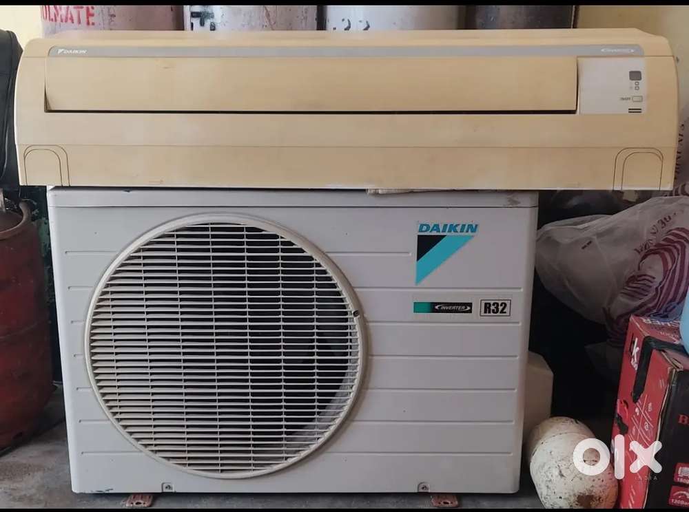 Split ac daikin