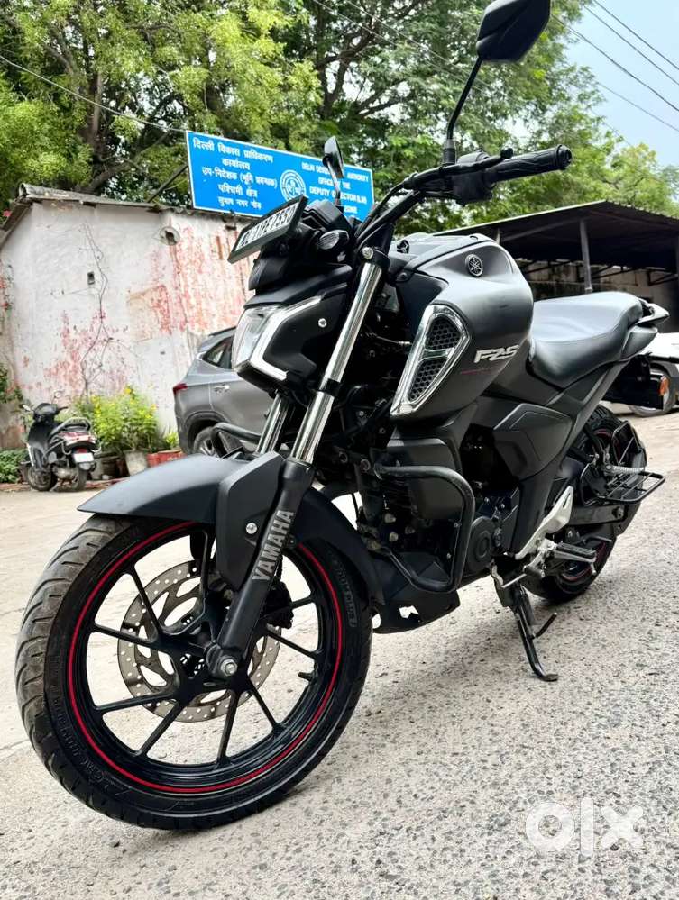YAMAHA FZS 2024