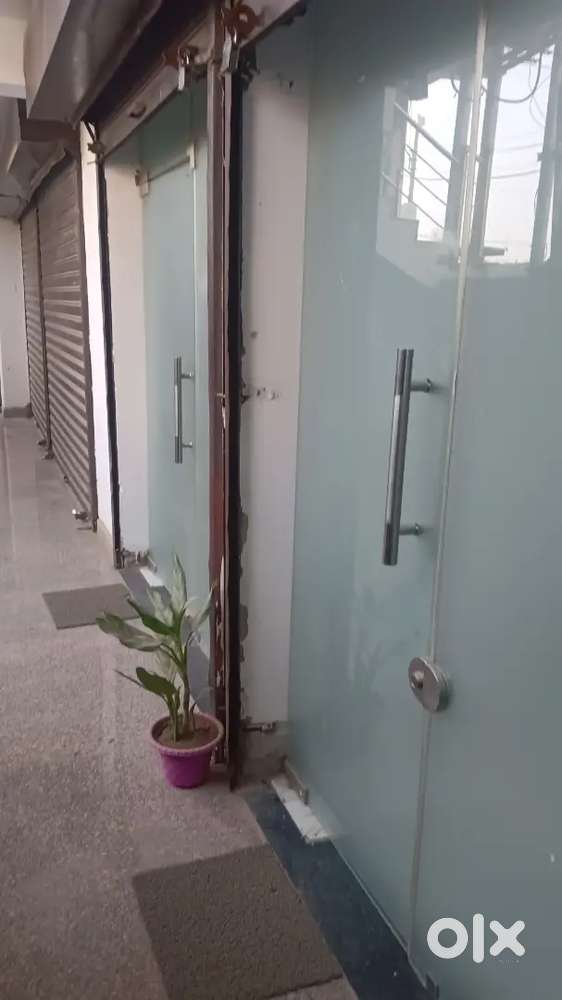 GROUND FLOOR SOCIETY SHOP 25 LAKH