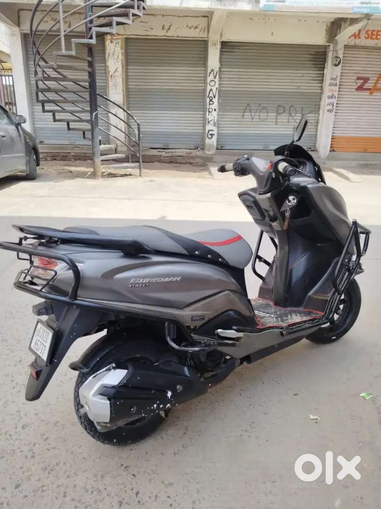 Suzuki Burgman 125 model 2020 second owner