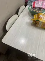 DINNING TABLE FOR FOUR MEMBERS
