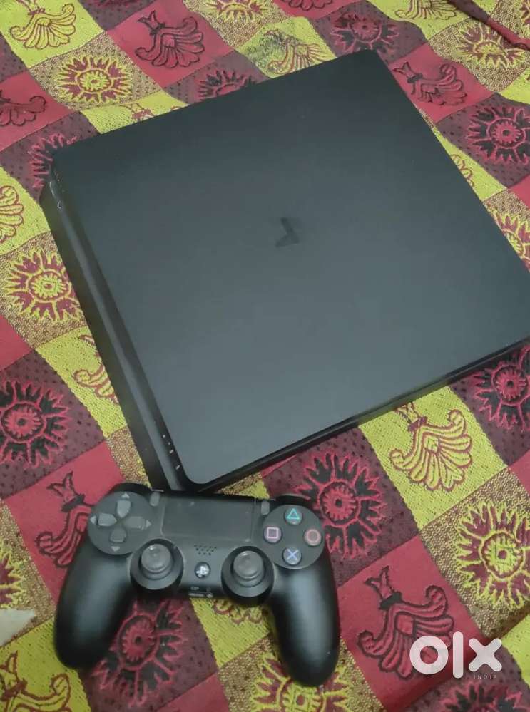Play Station 4 slim 1TB