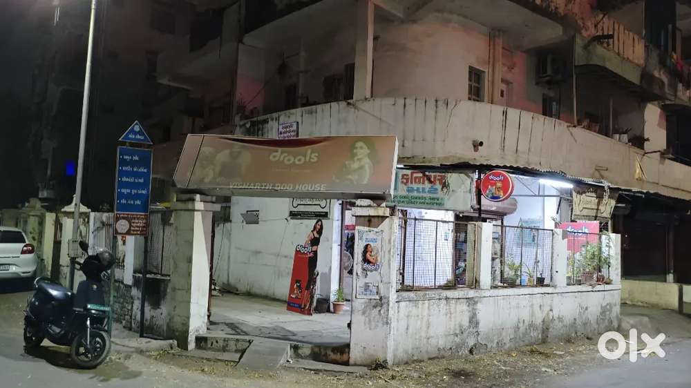 Prime Location Shop avelable for Rent