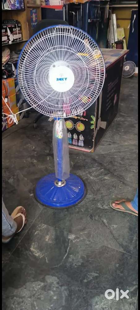 Newly Roxy Stand fan
