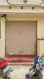Shutter for rent 5k monthly good location