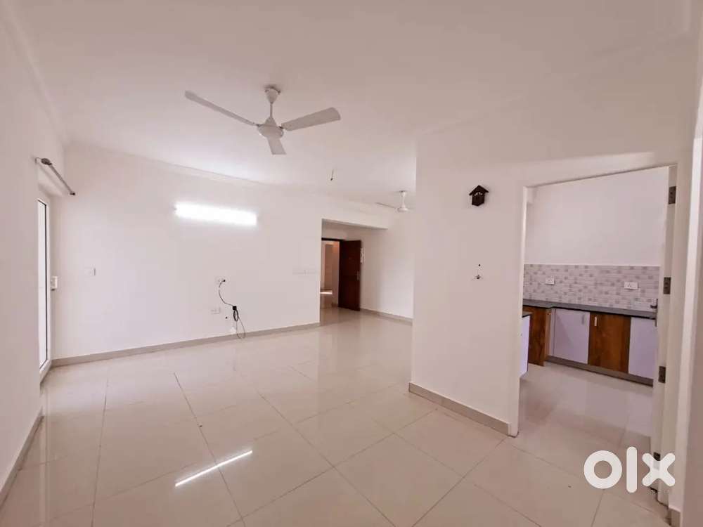 3BHK beautiful unfurnished flat for rent at Vazhuthacaud