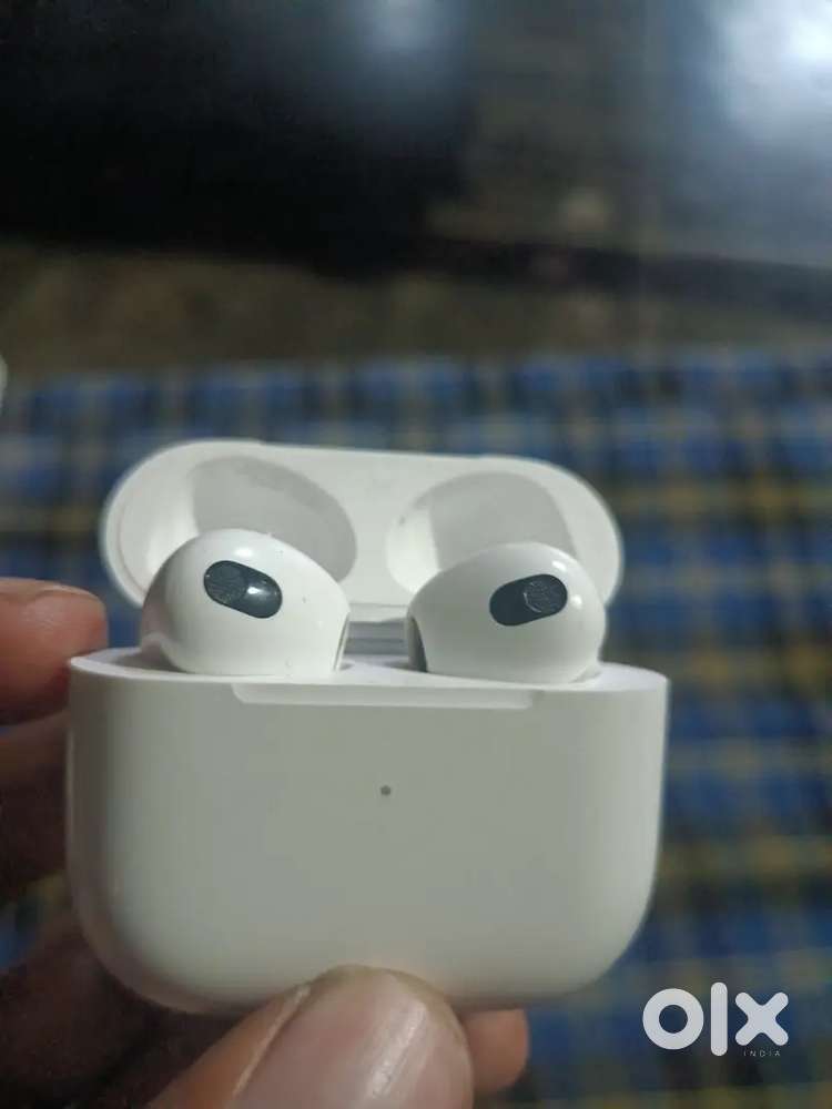 Good condition Apple airpods