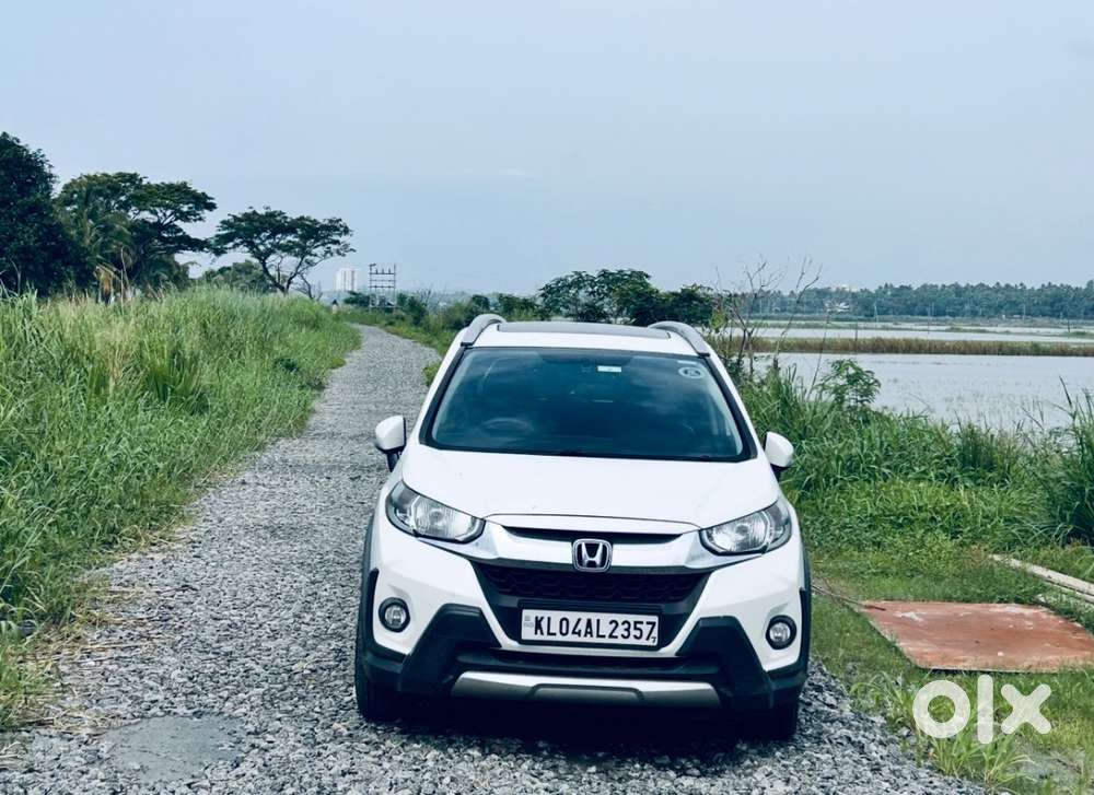 Well maintained-Honda WRV - VX with sunroof- 2017