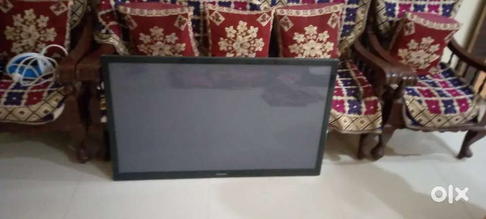 Samsung LCD TV 43 inches