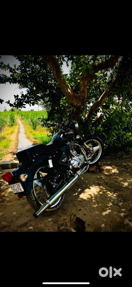 Clean bike h puri extra h isliye sell kr rha hu