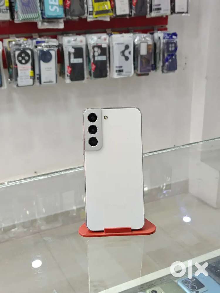 Samsung s22 / 8gb / 128gb / white colour
