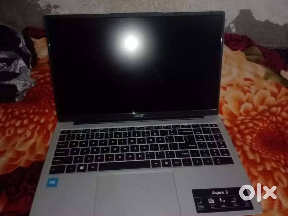 ACER ASPIRE 3 LAPTOP NEW 1 MONTH USED