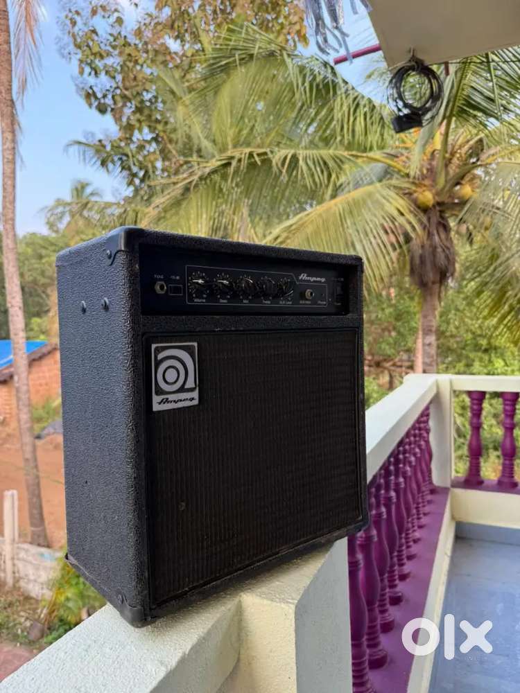 Ampeg BA108 Bass Amp