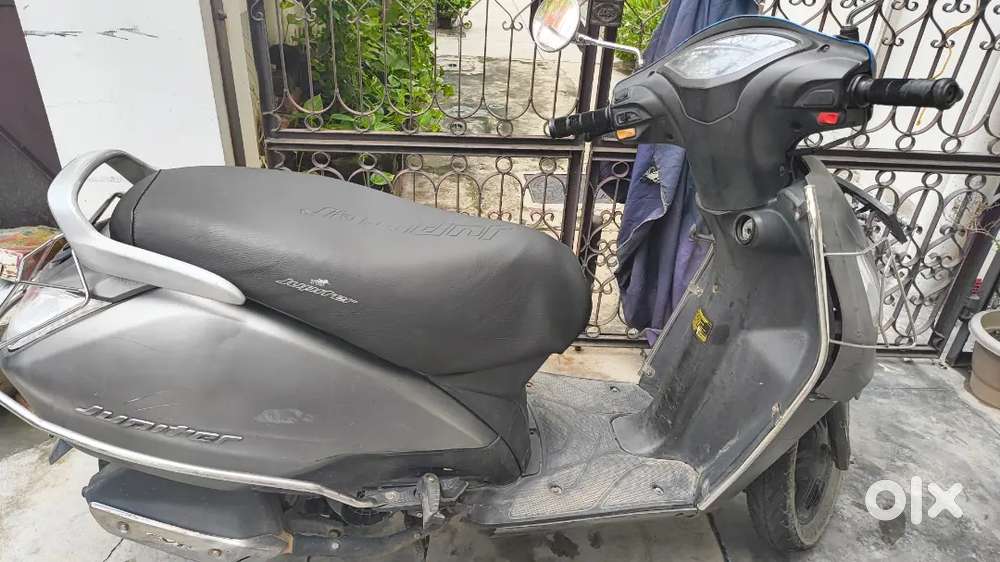 TVS Jupiter BS (IV)
