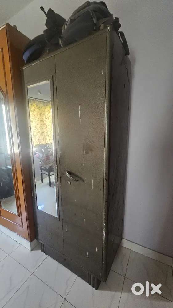 2x Metal wardrobe