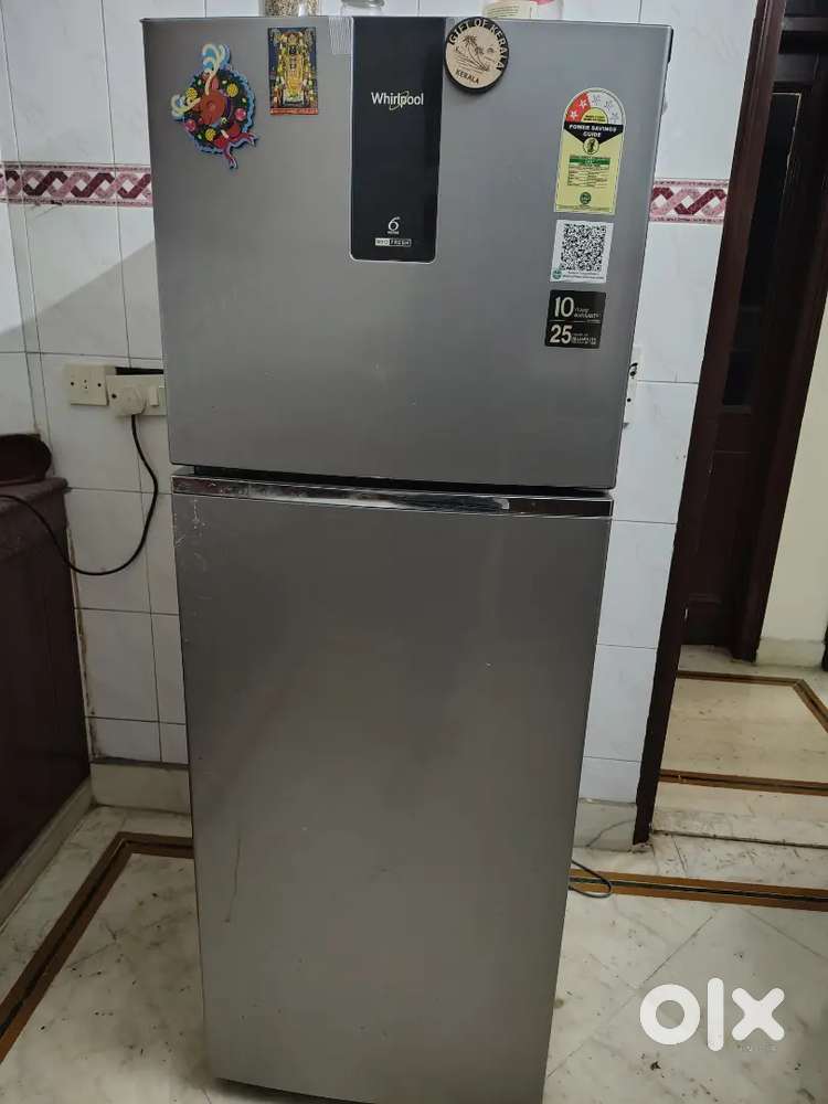 Urgent sell Whirlpool fridge 265 lt october 2024 purchased