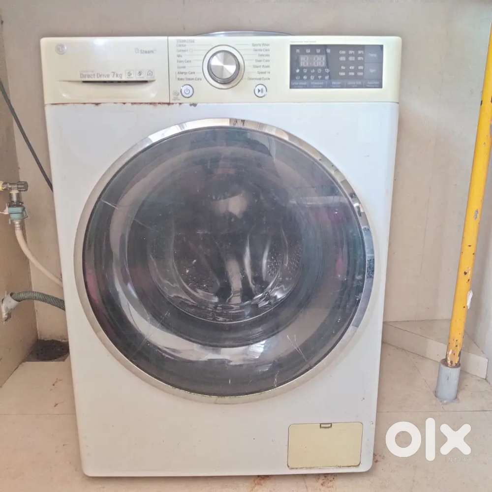 Lg front load fully automatic washing machine 7 kg - 6 years old